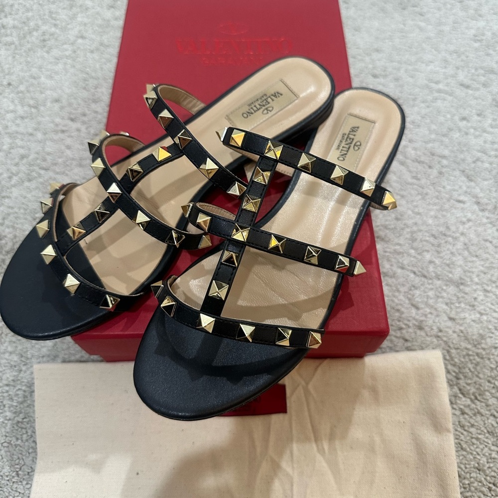 Sandal